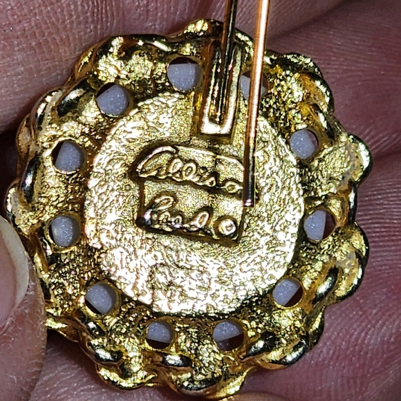 Allison Reed Gold Tone and Pearl Earrings - Picture 2 of 2